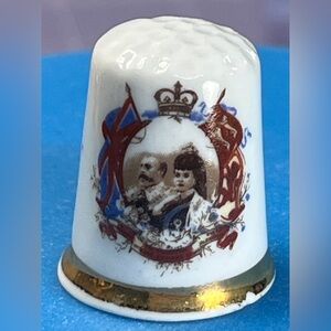 Vintage Finsbury Fine Bone China Thimble - King Edward VII & Queen Alexandra